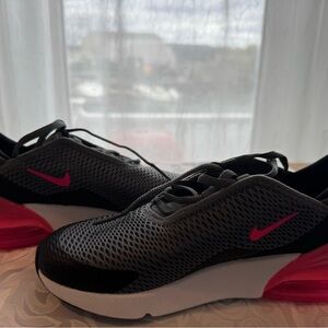 Kids 3Y Nike Grey Hyper Pink Sneakers